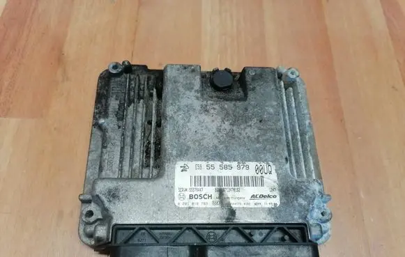 Opel Corsa D Engine control unit/module 55585979 55579447 0281018783