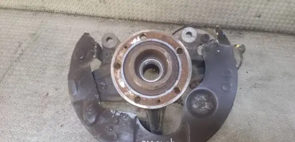 Citroen C4 II Picasso Front wheel hub spindle knuckle 