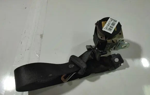 Opel Zafira B Rear seatbelt 1324231