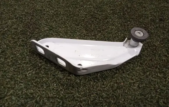 Renault Kangoo II Sliding door upper roller guide/hinge 497626 2029341