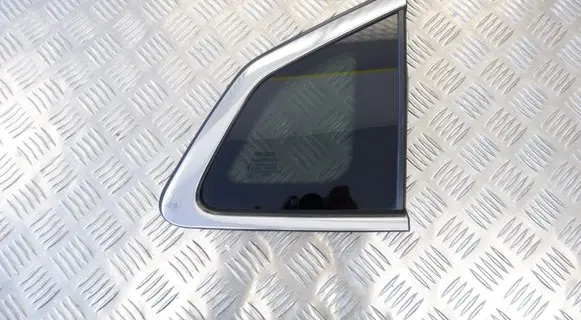Nissan Qashqai Rear side window 833124EA0A