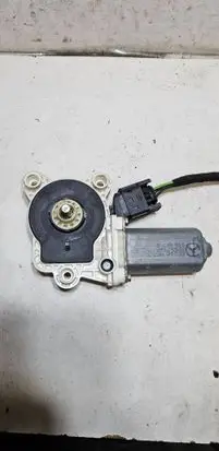 Mercedes-Benz C W203 Front door window regulator motor A2118201742 990595101 7746002817