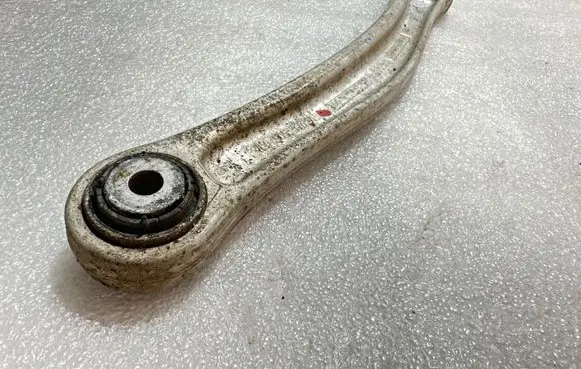Rear control arm