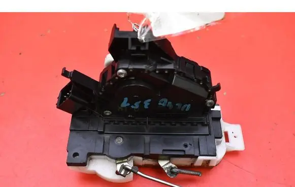 Ford Mondeo Mk III Front door lock 