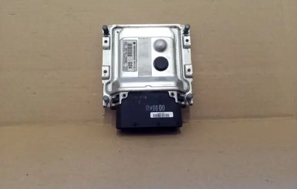 KIA Ceed Engine control unit/module ECU 391192B460 9001090095KB 2284486