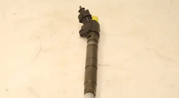 Volvo XC60 Fuel injector 31272690