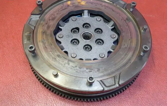 BMW 1 F20 F21 Dual mass flywheel 7621180