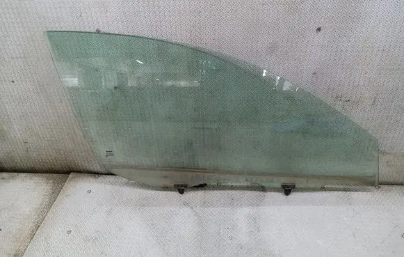 Nissan Primera Front door window glass four-door