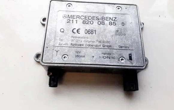 Mercedes-Benz E W211 Antenna control unit 2118200885 MC3000DC