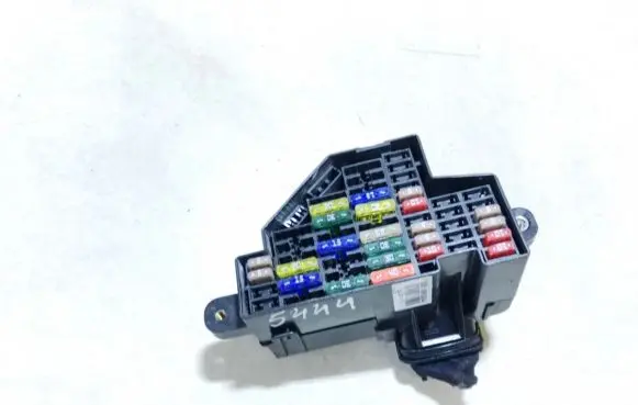 Volkswagen Scirocco Fuse box set 2064963844