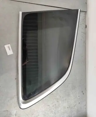 Volvo XC90 Rear side window 32206907 31468145