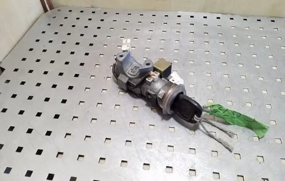 Subaru Outback Ignition lock 88215AG000 X1T25971