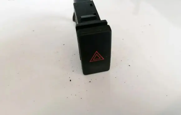 Toyota Avensis T250 Hazard light switch 157963 tr9503