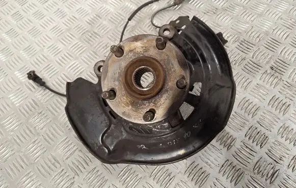 Toyota Auris 150 Front wheel hub 4355002020 4321202170
