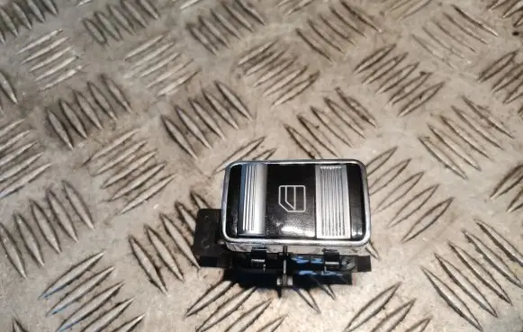 Mercedes-Benz S W221 Electric window control switch 2218201710 A2218201710