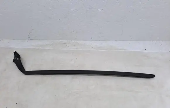 Ford Focus Wiper trim JX7BA03195