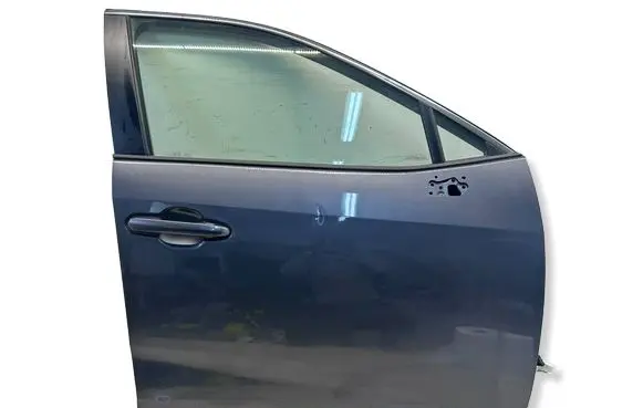 Toyota RAV 4 (XA50) Front door 