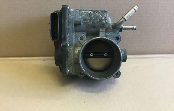 Toyota Avensis T250 Throttle valve 2203000011
