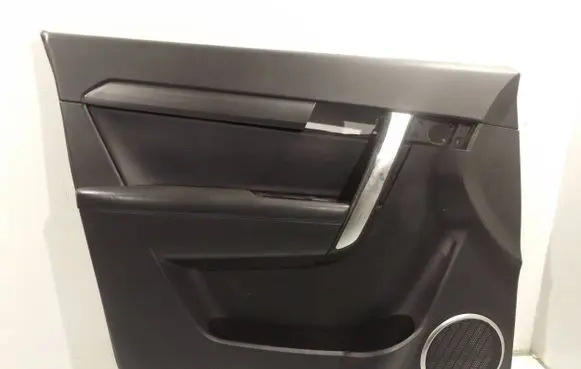 Chevrolet Captiva Front door card panel trim