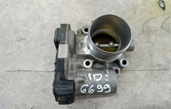 Opel Meriva B Throttle body valve 55565489