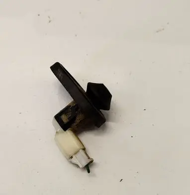 Toyota Yaris Front door sensor
