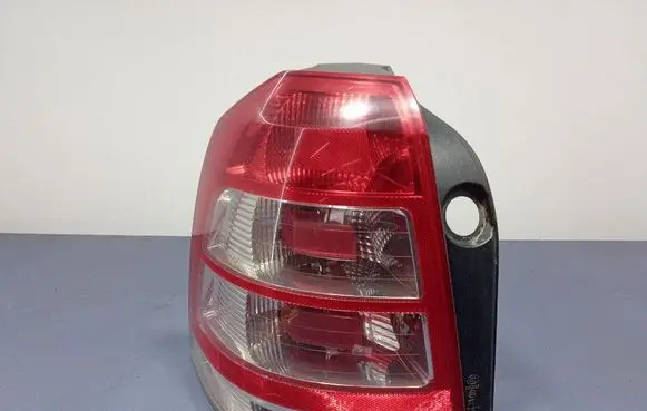 Opel Zafira B Rear/tail lights 13305774