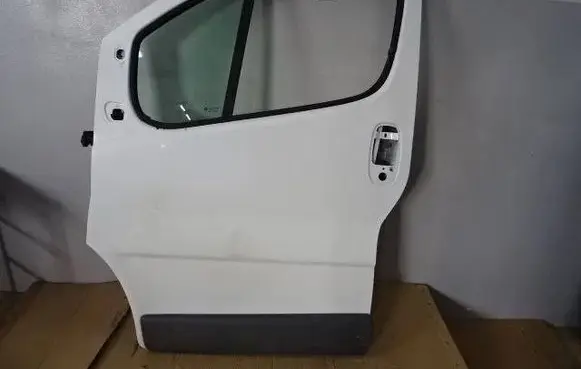 Nissan Primastar Front door