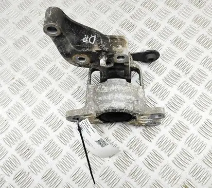 Opel Vivaro Engine mount bracket 165385971R 93451663