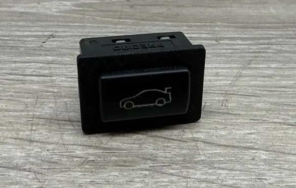 Tailgate opening switch