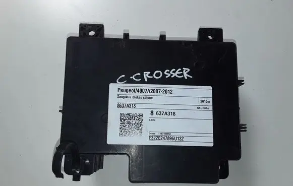 Peugeot 4007 Fuse module 8637A318