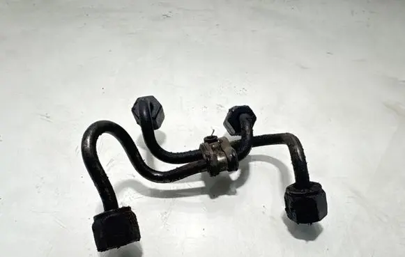 BMW 5 E60 E61 Fuel injector supply line/pipe