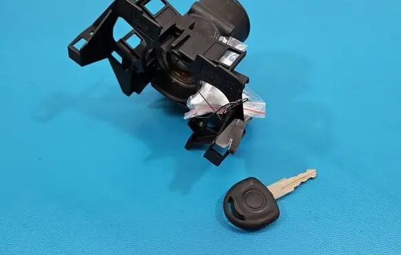 Opel Agila A Ignition lock IMPRK1571173