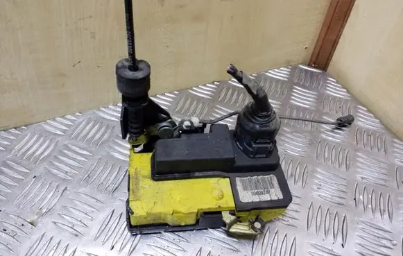 Volvo S60 Front door lock 30699747