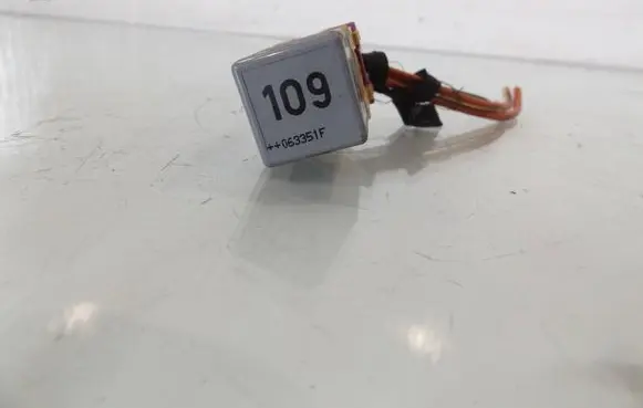 Volkswagen Polo IV 9N3 Other relay 1J0906381A
