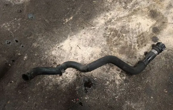 BMW X5 E53 Engine coolant pipe/hose 103059