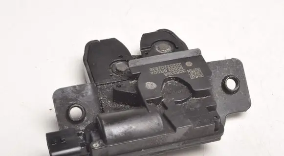 Nissan X-Trail T33 Tailgate lock latch 905026RS0A