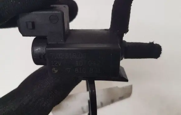 BMW 5 E60 E61 Turbo solenoid valve 70231800 7810831