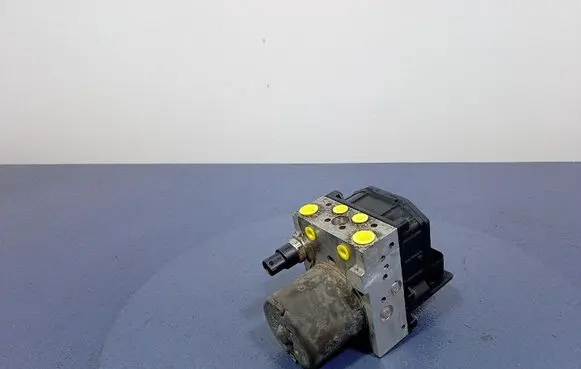 Toyota Avensis Verso ABS Pump 89541-05090