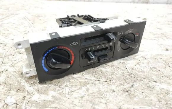 Subaru Forester SF Climate control unit