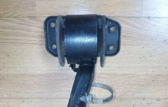 Hyundai Lantra II Engine mount bracket 2189428000