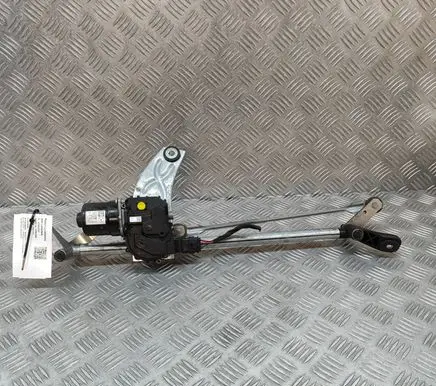 Mercedes-Benz CLA C118 X118 Front wiper linkage and motor A1778205001