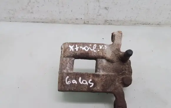 Nissan X-Trail T30 Rear brake caliper