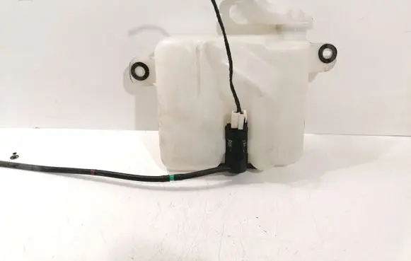 Toyota Land Cruiser (HDJ90) Lamp washer fluid tank 