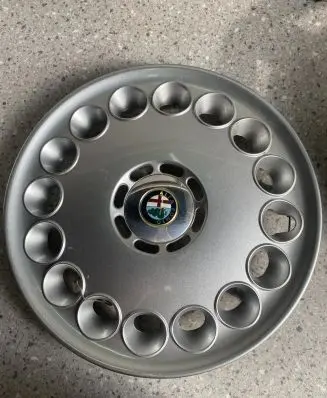 Alfa Romeo 159 R15 wheel hub/cap/trim 60614531 B985