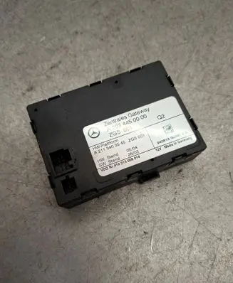 Mercedes-Benz C W203 Gateway control module A2034450000 A2115403545 410213008014
