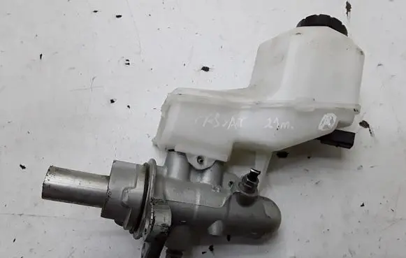 Volkswagen PASSAT B8 Master brake cylinder 0204839697