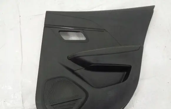 Peugeot 5008 II Front door card panel trim
