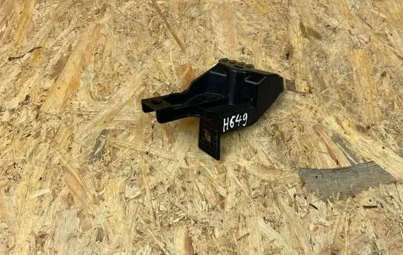 Honda HR-V Front bumper mounting bracket 71152T7AJ00