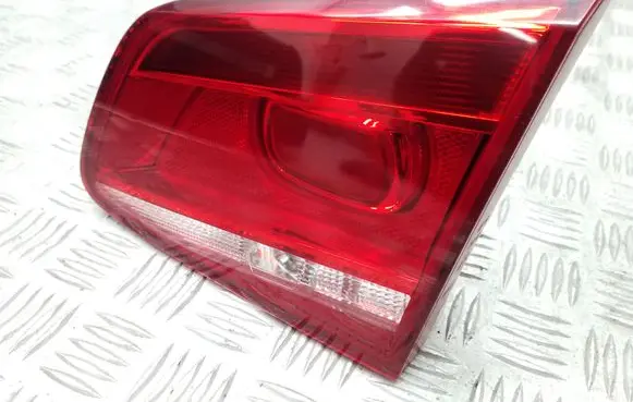Volkswagen PASSAT B7 Tailgate rear/tail lights 3AE945094J