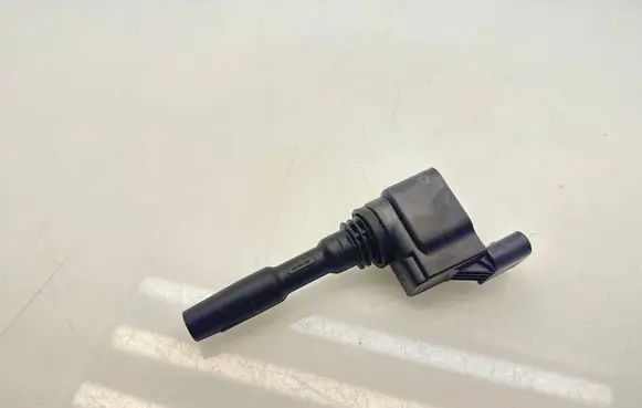 Volkswagen Golf VIII High voltage ignition coil 05E905110A